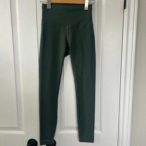 💚 Lululemon Wonder Train -High Rise Leggings – Size 4 – Sage Green 💚